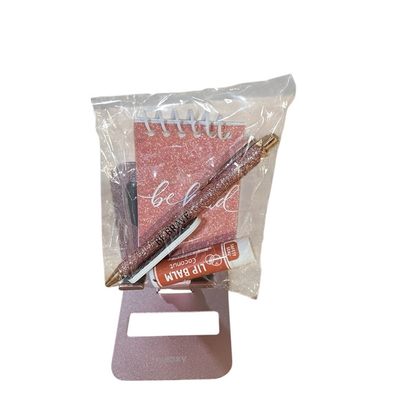 Pink Glitter Pen and Notebook Set - Picture 1 of 3